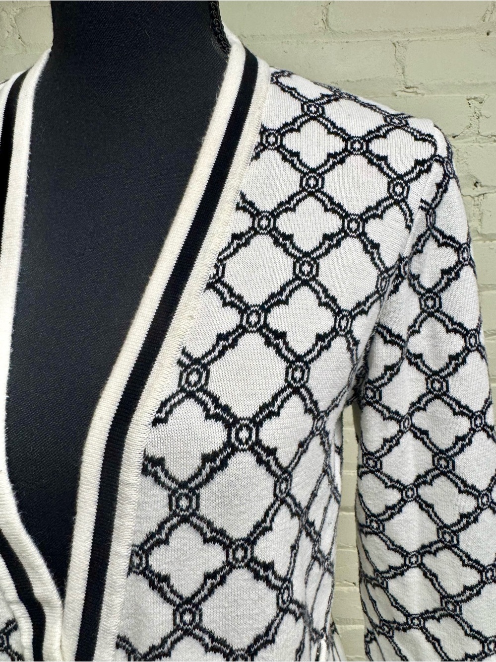 Talbots, Women’s White & Black Lattice Print Sweater, Size Small - Picture 3 of 12